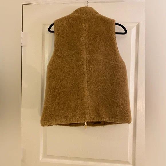 J.Crew Excursion Plush Vest. Color: Golden Tan Size Small Vest - Picture 7 of 8